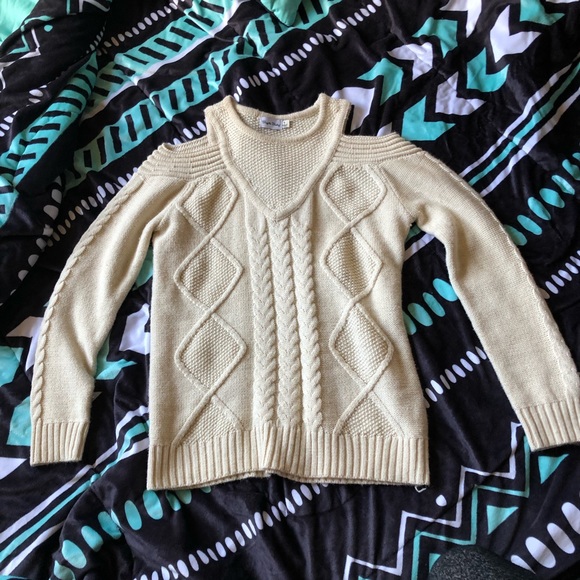 Brigitte Bailey French Cut cable knit cold shoulder sweater - Picture 2 of 4